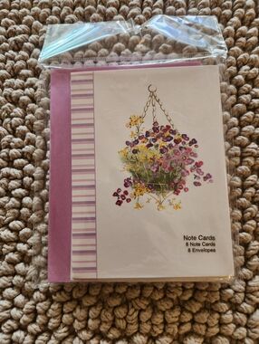 3/$15 Studio 18- Violet flowers in Hanging Basket–8 cards & envelopes NWT